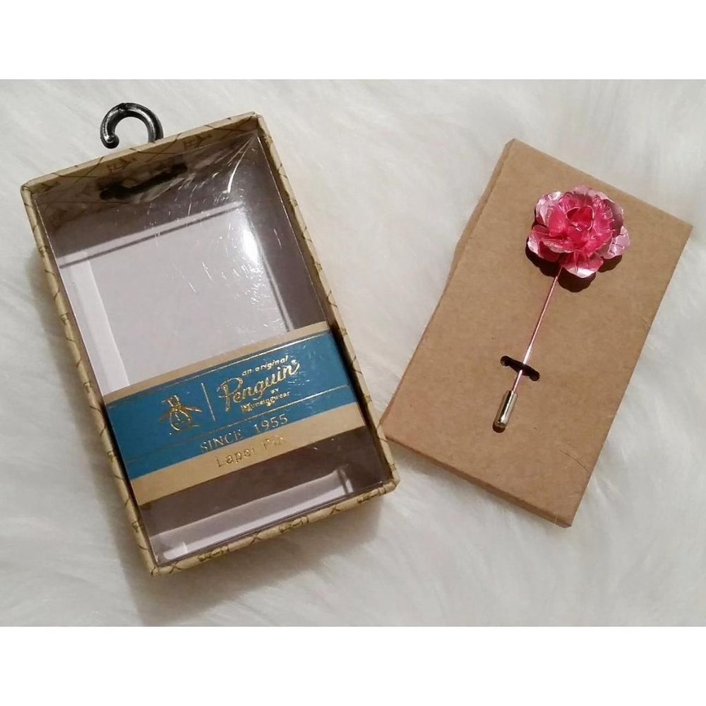 AN ORIGINAL PENGUIN Floral METAL Lapel Pin  ( PINK )
